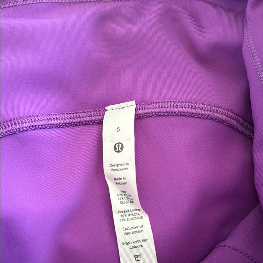 Size 6 Lululemon purple capri leggings - Picture 2 of 3
